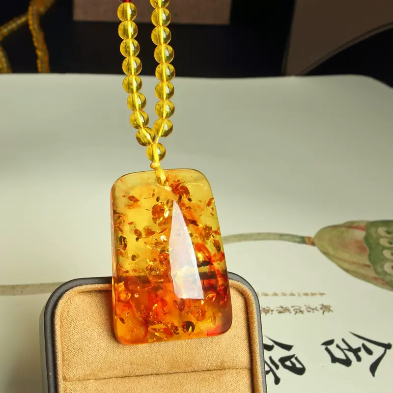 仿琥珀毛衣链 花珀平安无事牌阴雕琥珀龙牌千手观音笑佛一件代发