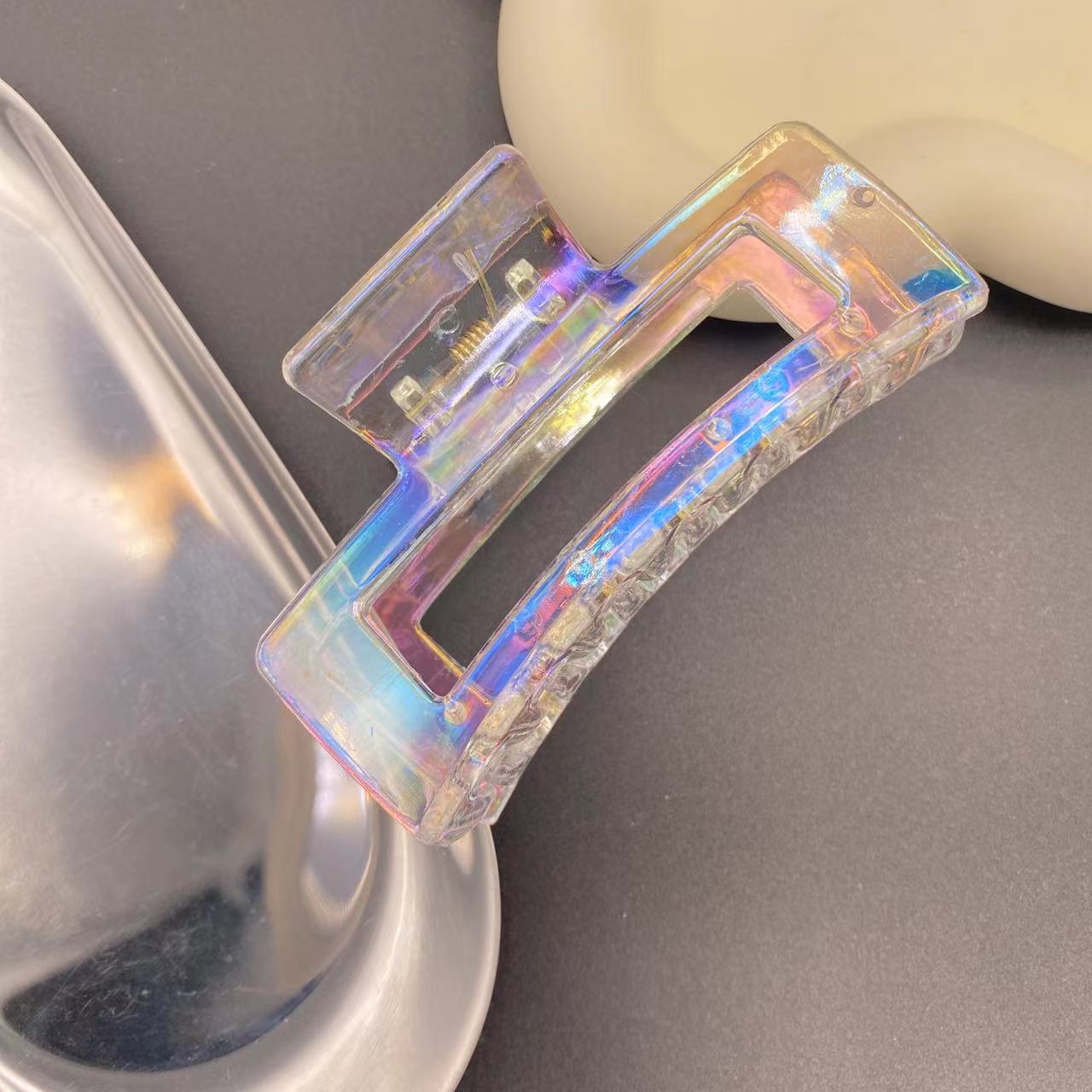 Colorido transparente humano pescado pinza de pelo grande Super Hada mariposa horquilla hembra espalda cuchara updo tiburón pelo clip accesorios para el cabello al por mayor