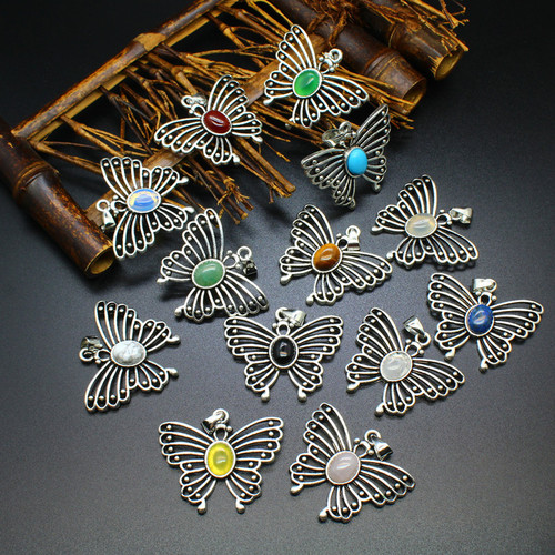 Cross-border crystal jewelry wholesale, personalized fashion hollow butterfly pendant, lapis lazuli pendant, street stall trinkets