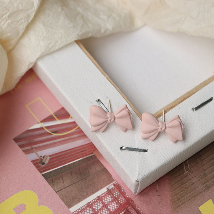 Lotus color bow-silver needle