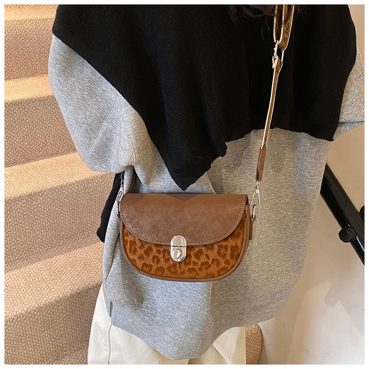 Niche Premium Feeling Crossbody Leopard Satteltasche Damen Neue Retro Mode Schultertasche_voghion.com
