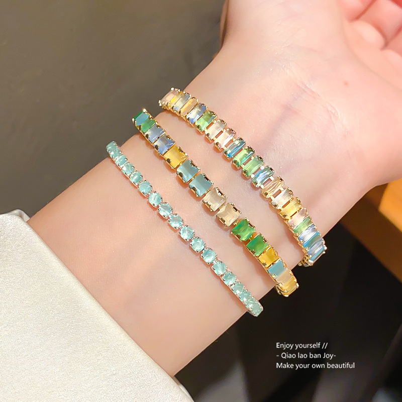 Colorful cubic zirconia box chain adjustable bracelet, a luxurious and unique piece with a high-end feel, a fashionable and versatile accessory, and an exquisite piece of jewelry for women