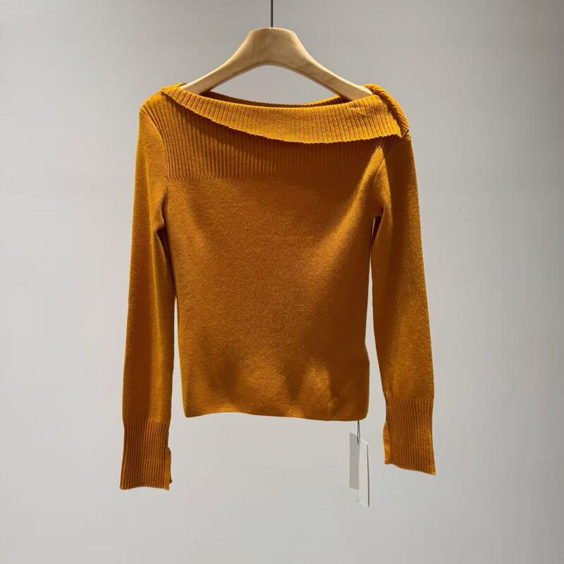 Same style as in the mall, 2026 winter new collection, off-the-shoulder knit top for women, slim-fit, long-sleeved sweater, 7173 Same style as in the mall, 2026 winter new collection, off-the-shoulder knit top for women, slim-fit, long-sleeved sweater, 7173