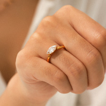 欧美ins风18k金戒指不锈钢镶嵌锆石戒指女不掉色钛钢手饰叠戴指环