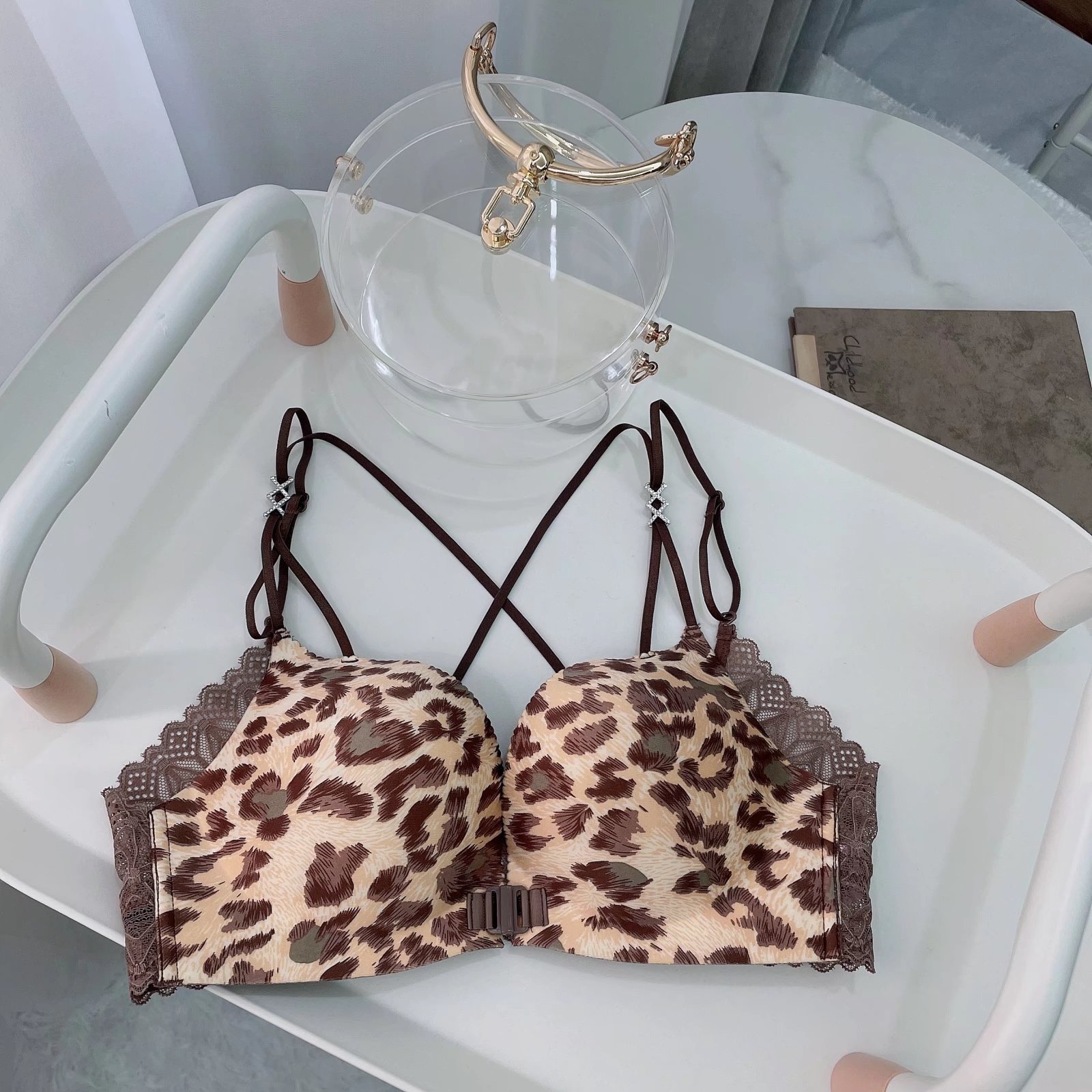 Neue produkt 8628 vorne schnalle dessous sexy spitze kreuz schöne zurück ohne stahl ring versammelt bh einzel stück/set_voghion.com