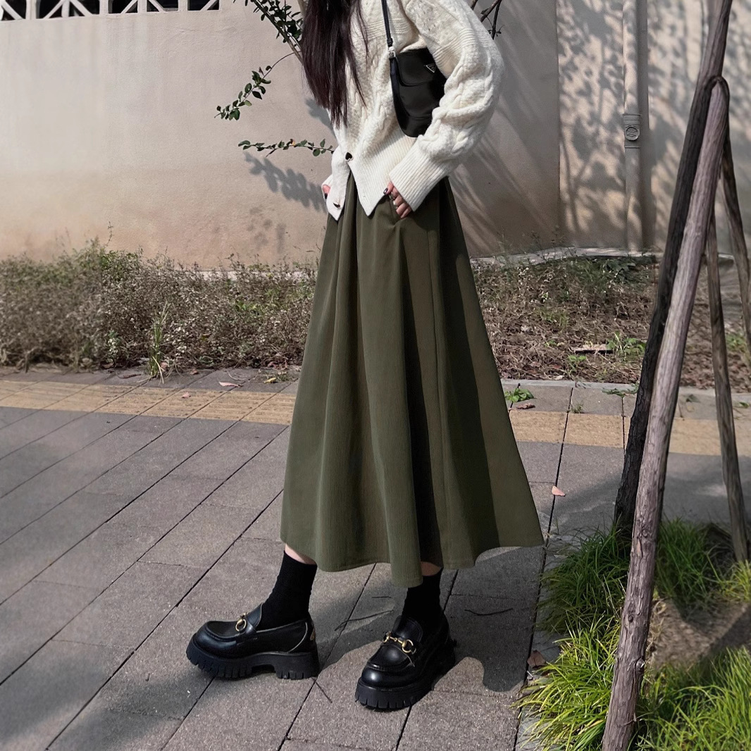 Retro Japanese corduroy autumn green long skirt