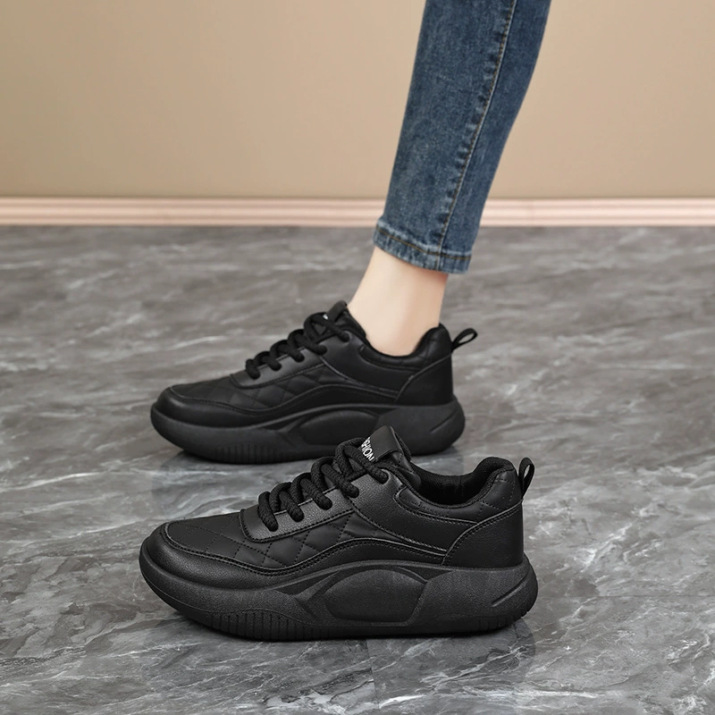 Черные женские кроссовки 2025 года, новые осенние водонепроницаемые нескользящие кроссовки для работы, удобные низкие спортивные туфли для женщин