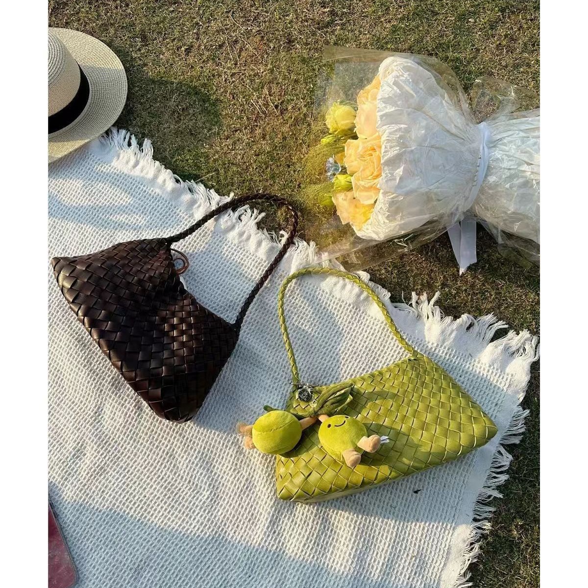 韓国手織り脇の下バッグ女性のための 2025 新しいハイエンド多用途レトロポータブルシングルショルダーバッグ