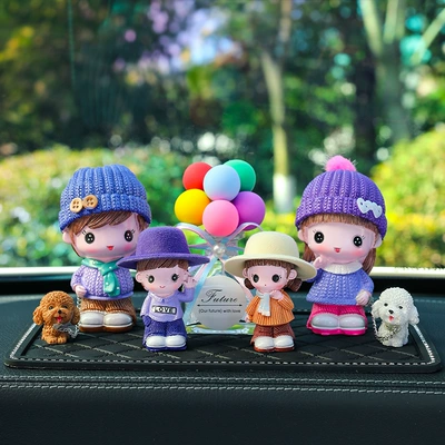 Car ornaments, Walking Dolls, Family Portraits - scarf-couple-mi-er-lele-color-balloon-big-diamond-pad