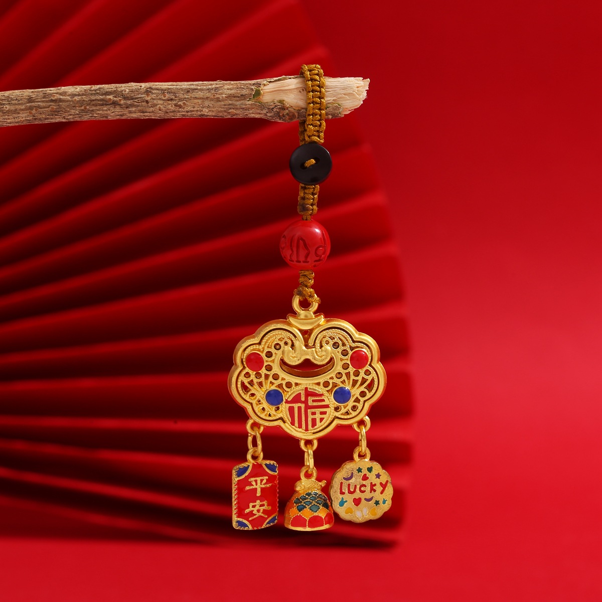 2026 Autumn Vintage Chinese Style Golden Beast Peace Lock Metal Oil Drop Keychain Bag Pendant Phone Chain