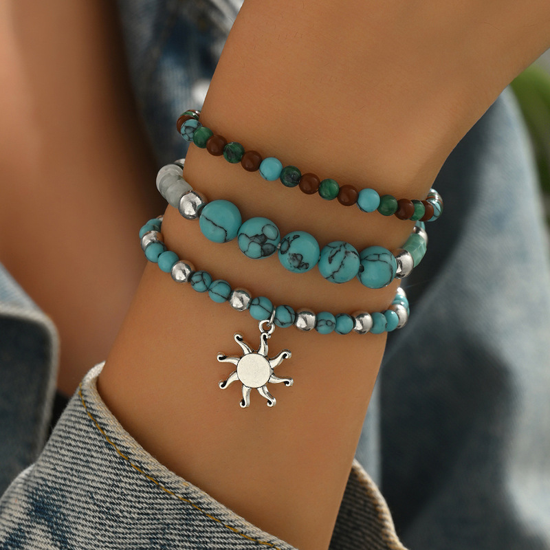 Bohemian Western Cowboy Style Irregular Imitation Turquoise Sun Pendant Bracelet Set Elegant Elastic Bracelet