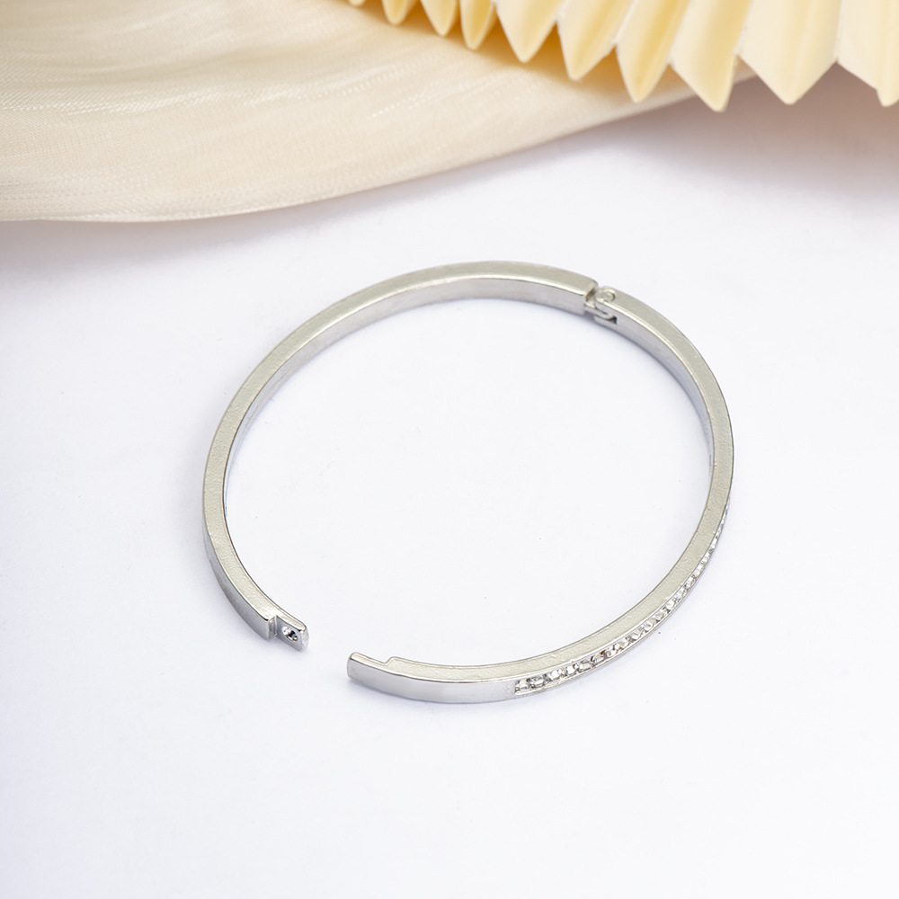 17g Weight Rhinestones Inlay Material Bangle Classification Alloy Chain Material 1 Piece Quantity Holiday, Daily Occasion Alloy Material Solid Color Pattern Women's Gender Inlay Design Simple Style, Classic Style Style Simple Style Classic Style Solid Color Rhinestones Alloy Wholesale Bangle 5