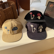 �ɐ�Ģ���̽�ƽ��ñ��Ůͬ��С���������e�ٴ�s��ꖴ��İ���ñ