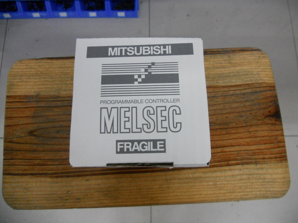 三菱原装模块 FX2N-32CCL,FX2N-10PG,FX2N-16EX,FX2N-16EYR