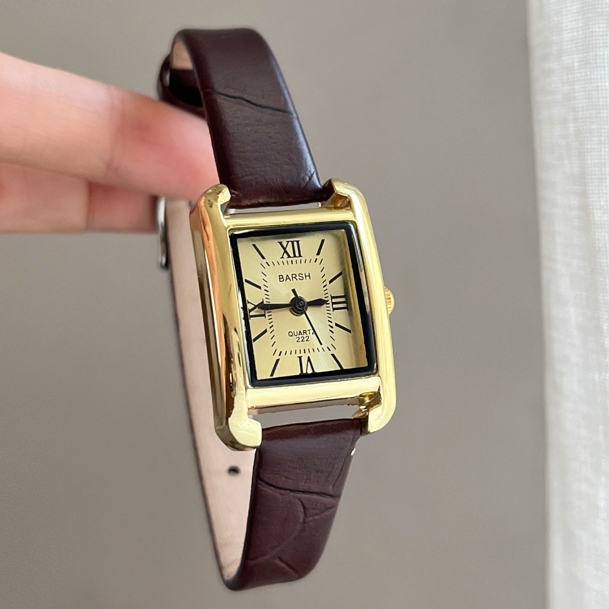 Qadın Kvars Saatı, Roma Rəqəmli Dəri Qayışlı Retro Model