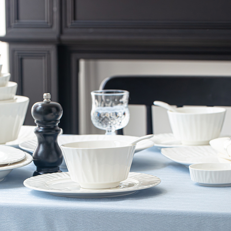 Bonwill blanco puro creativo barra vertical francés juego completo de platos de porcelana de alta temperatura combinación opcional para el hogar al por mayor