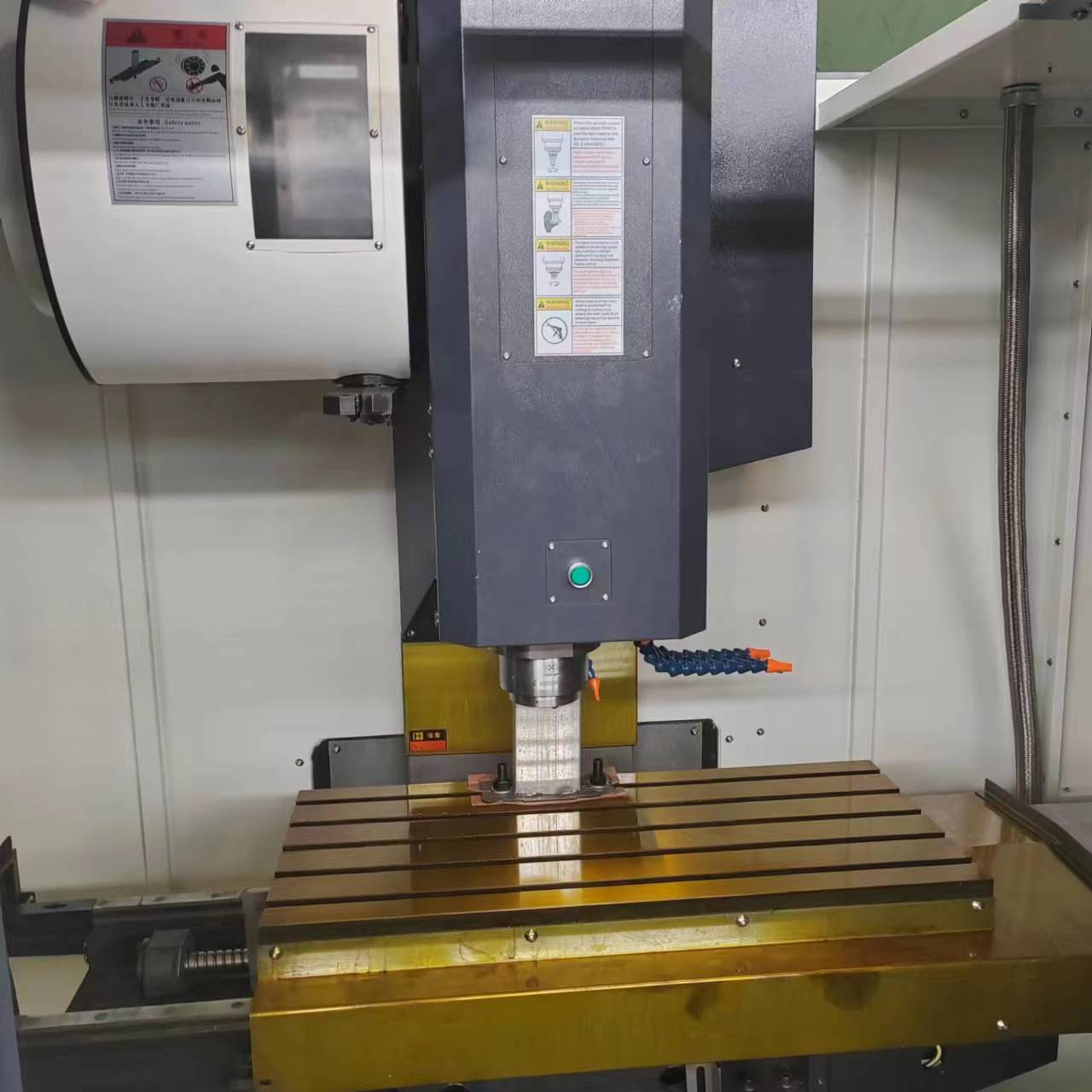 厂家直供VMC650立式加工中心高刚性重切削硬轨CNC铣床金属加工