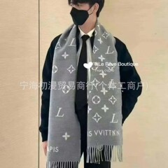 L家秋冬季新款羊毛围巾女士流苏34*186披肩双面羊绒围脖保暖字母