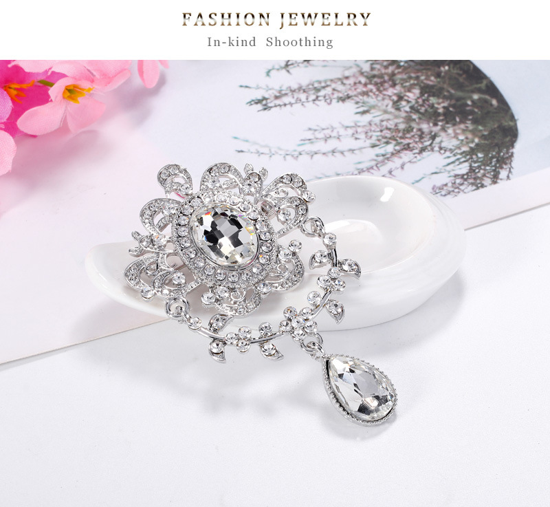 Retro Geometric Alloy Rhinestone Glass Brooch display picture 4