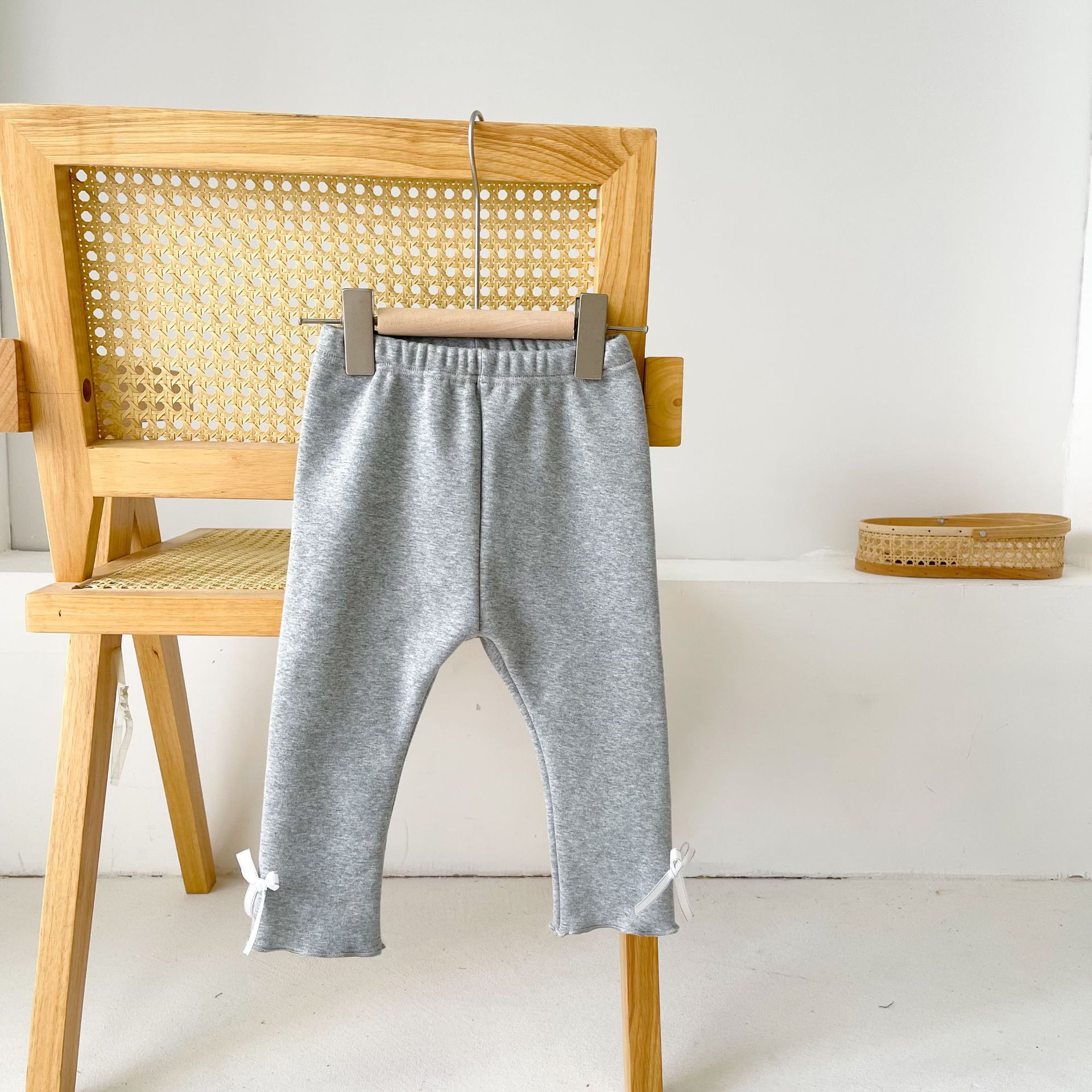 Las polainas de las muchachas invierno estilo coreano color sólido bowknot Bebé Pantalones casuales espesado cálido bebé niñas polainas de algodón