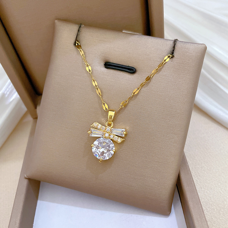 Set collana e orecchini a farfalla per eventi e cerimonie_voghion.com