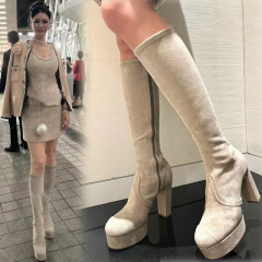 小香風気質の新型の太いハイヒールの弾力性は膝のやせている女性の靴の防水台を過ぎません。