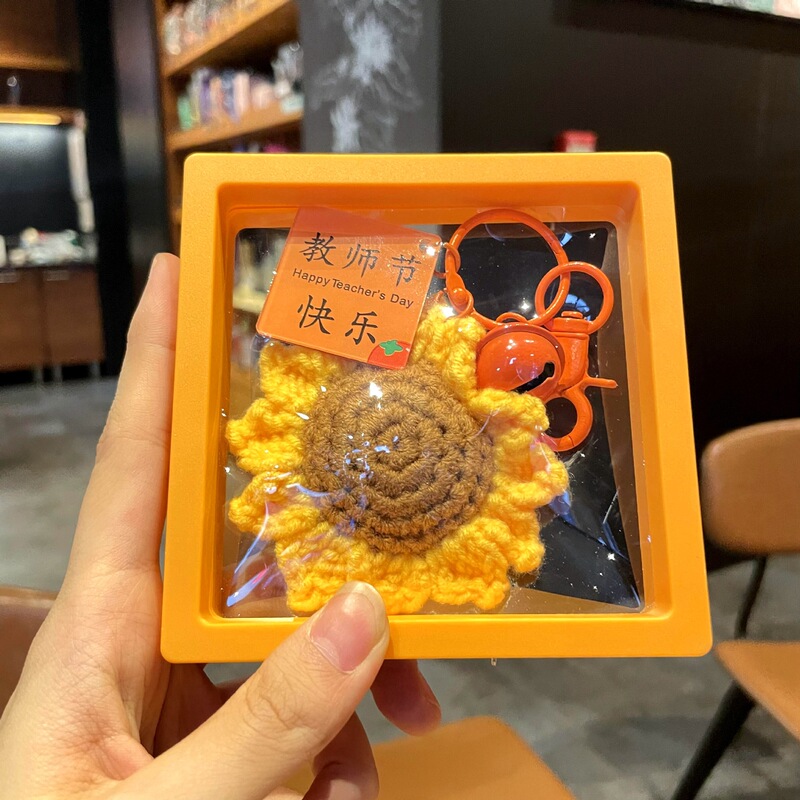 教师节礼物送女老师毛线手捧花挂件2025新款创意实用幼儿园送老师|undefined
