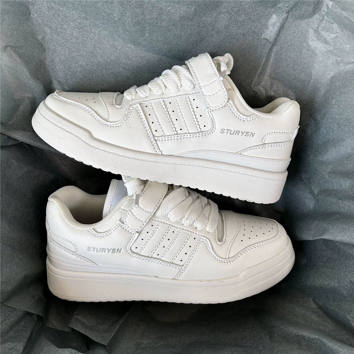 2024 новые студенческие повседневные классические ретро пары кроссовки прилив корейские версии ins уличные пары маленькие белые туфли