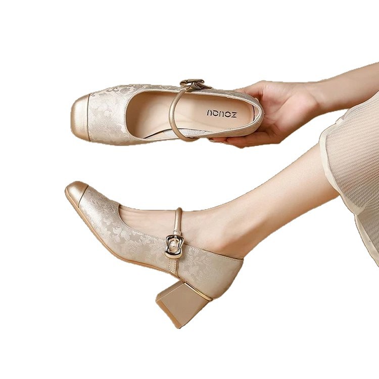 Guofeng nuevo zapato único chino para mujeres 2025 otoño nuevo tipo de suela suave de talón grueso cuadrado con una palabra con una combinación de zapatos Mary Jane