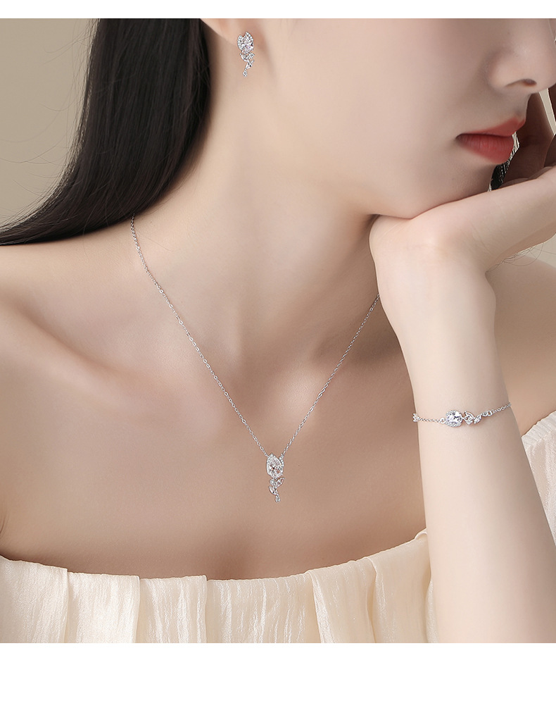 Sterling Silver Elegant Simple Style Plating Tulip Pendant Necklace display picture 1