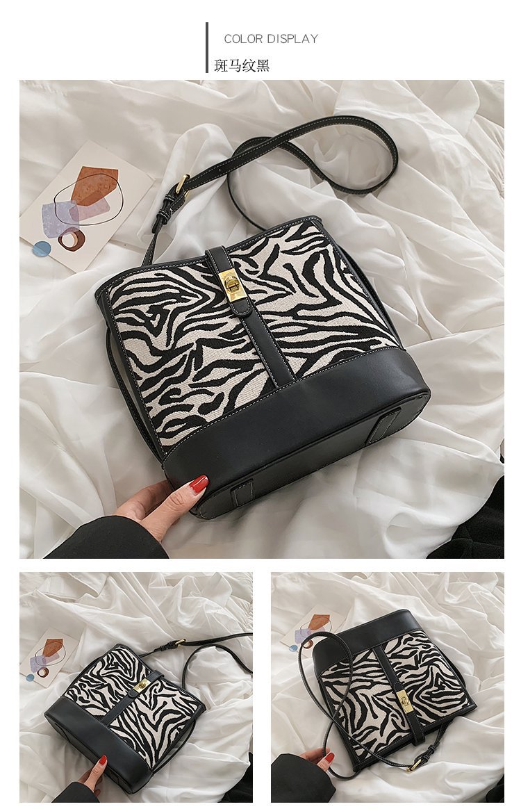 Retro New Bucket Bag Korean Fashion Hit Color Printing Leopard Print One-shoulder Messenger Bag display picture 14