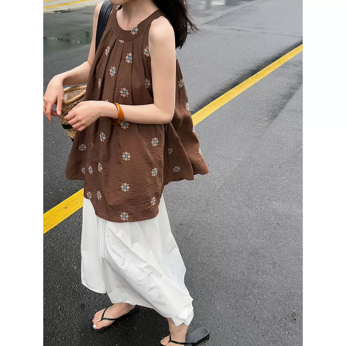 鹿西 重工刺绣~韩系慵懒无袖挂脖背心女夏季亚麻挖肩吊带上衣8778