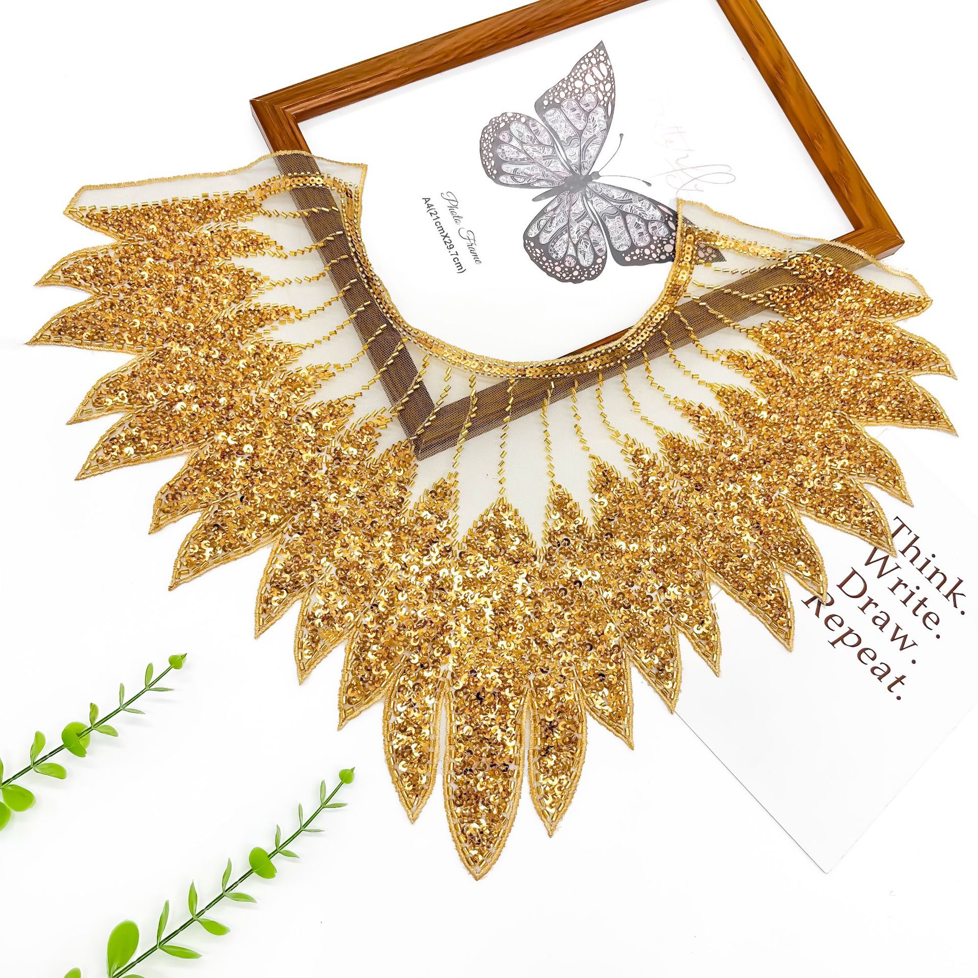 Fabricación pesada bordada malla frontal pecho sequin de perlas bordadas calcomanías vestido de mujer rendimiento vestido accesorios de encaje