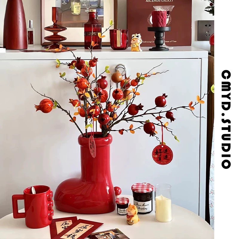 빨간 신발 세라믹 꽃병 거실 홈 TV 내각 창조적 인 장식품 높은 색상 가치 빛 럭셔리 꽃 꽃병 말린 꽃병