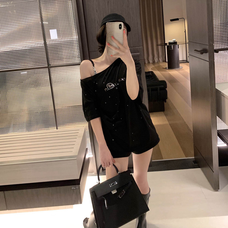 Hot Girl Style One-Shoulder Off-Shoulder Rhinestone-Studded Short-Sleeve T-Shirt with Letter Strap, Loose Fit, Slimming Top