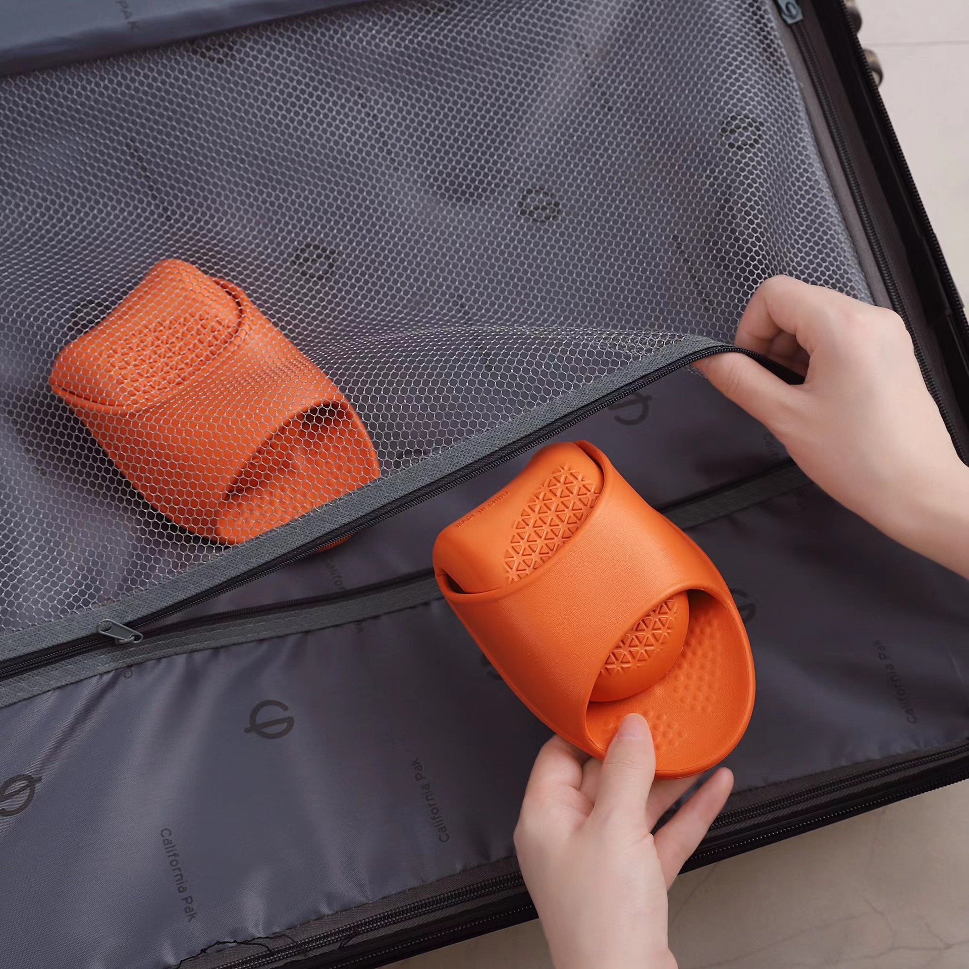 Portable Foldableable Slippers for Summer Women's Indoor Bathroom Bath Non-Slip Taiwanese Version Arch Sandals for Men Comfortable