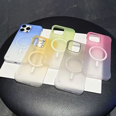 适用iphone17渐变无边框磁吸手机壳苹果16PROMAX超薄冰雾保护套15