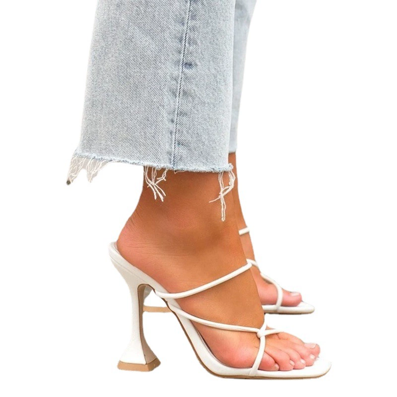 Европа и США трансграничные летние новые большие размеры внешней торговли на складе шпильки на каблуке Модные женские тапочки на высоком каблуке с квадратным носком