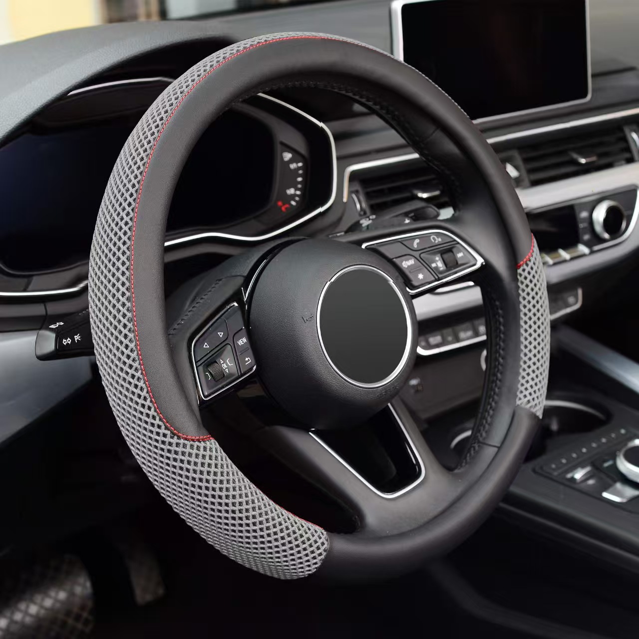 Car Steering Wheel Cover for All Seasons, Seam-Free Leather Ice Silk Men's and Women's Sports Universal Handlebar Cover