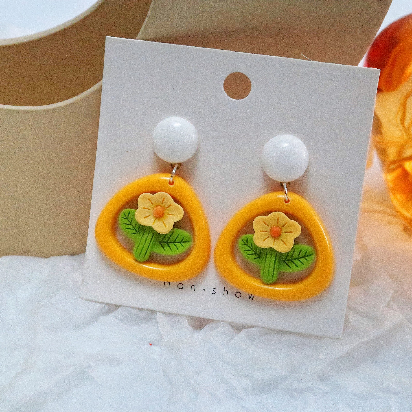 1 Pair Simple Style Flower Plastic Resin Drop Earrings display picture 5