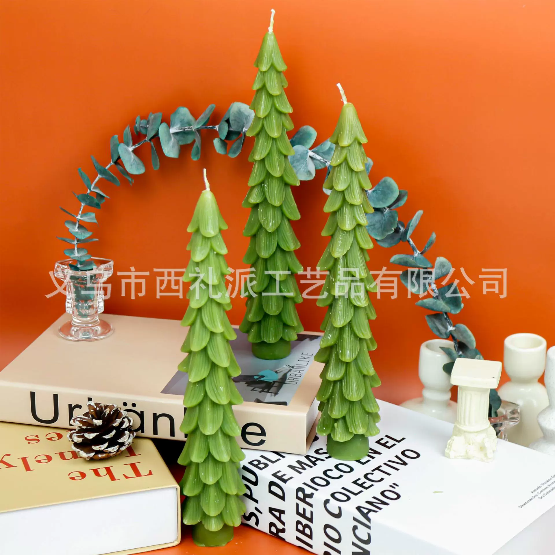 跨境亚马逊圣诞节新年伴手礼物松树造型香薰大圣诞树蜡烛