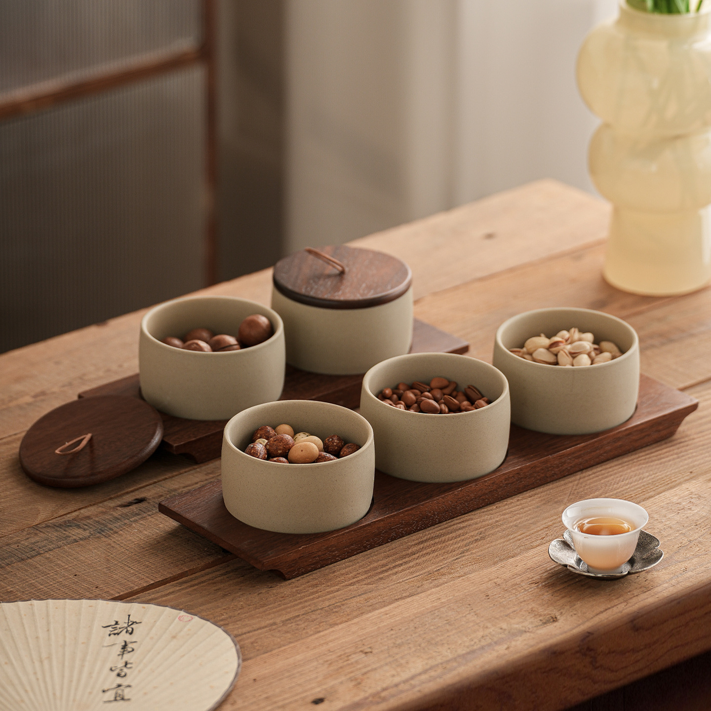 Vintage-Style Terracotta and Solid Wood Snack Tray for Coffee Table, Living Room, Front Desk Reception, Nuts, Candies, Snacks, and Dried Fruits Display Tray
