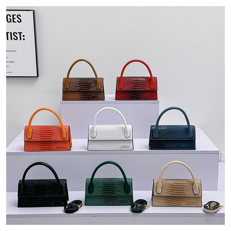 2024 bolso cuadrado pequeño, sentimiento transfronterizo de alta gama, estilo de nicho, bolso de mujer con letras extranjeras, bandolera con patrón de cocodrilo