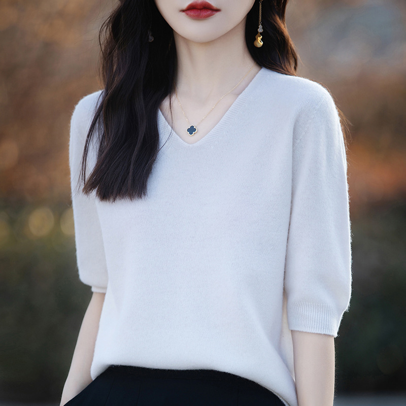 하얀색