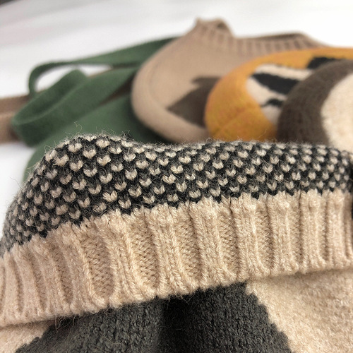 Pocket baby~cute~Korean version of children's woolen crossbody bag, men's and women's treasure, knitted cartoon, cute snacks, money for outer wear