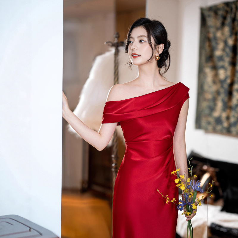 2026 Red Engagement Dress for Bride, French Style One-Shoulder Light Luxury High-End Niche Bridal Wedding Toast Dress