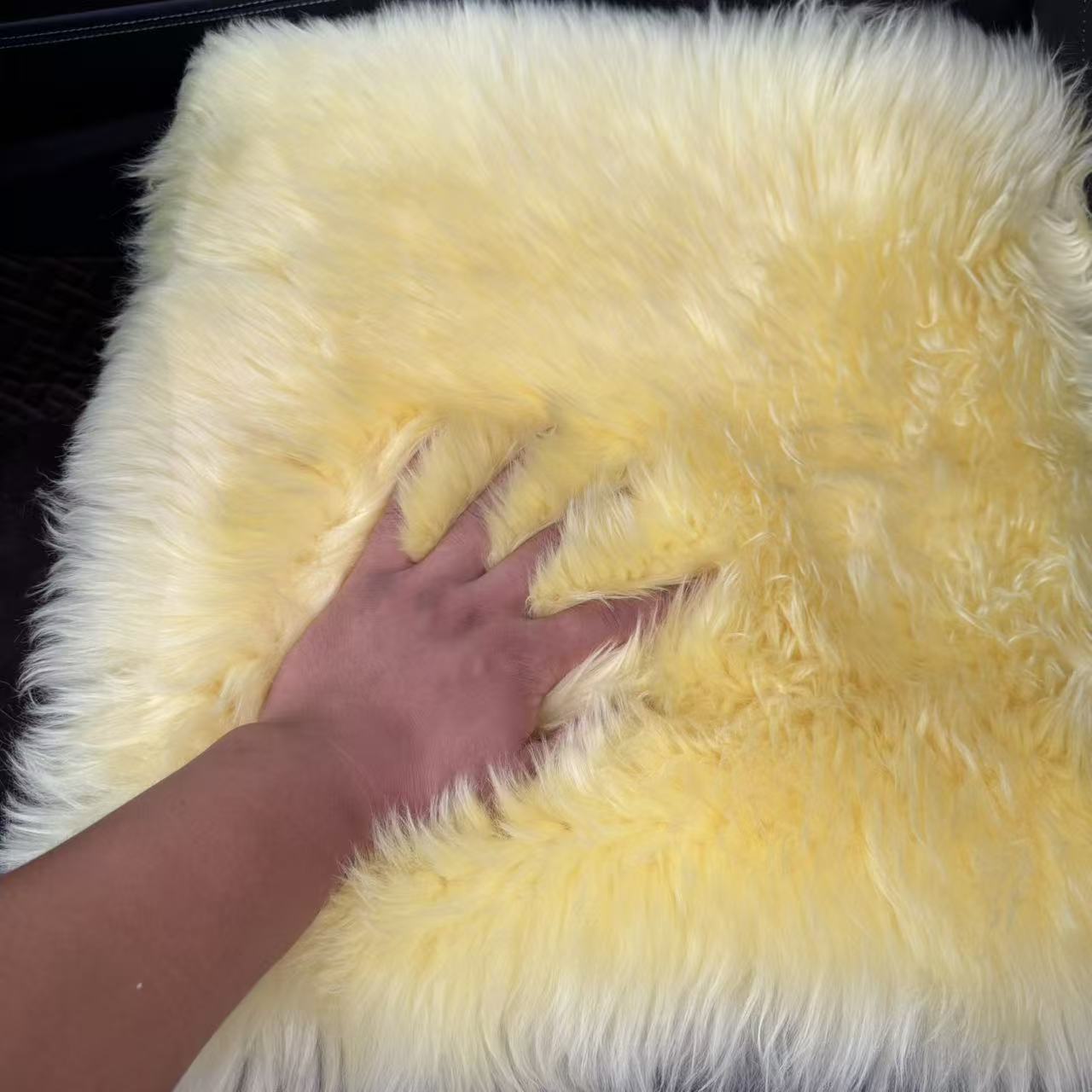 Sheepskin wool integrated car seat cushion, winter thickened real wool three-piece set, long wool warm car fur seat cushion