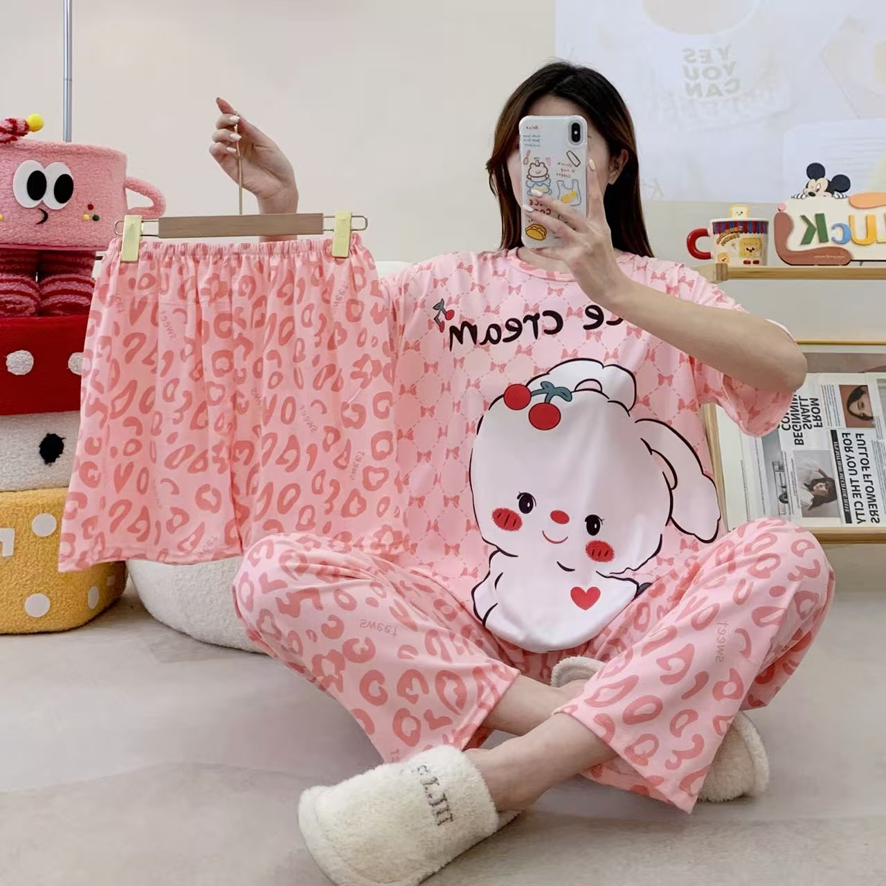 Pijamas de verano transfronterizos pijamas de leche de seda de tres piezas set de dibujos animados comercio exterior ropa para el hogar pantalones de mangas cortas lindos