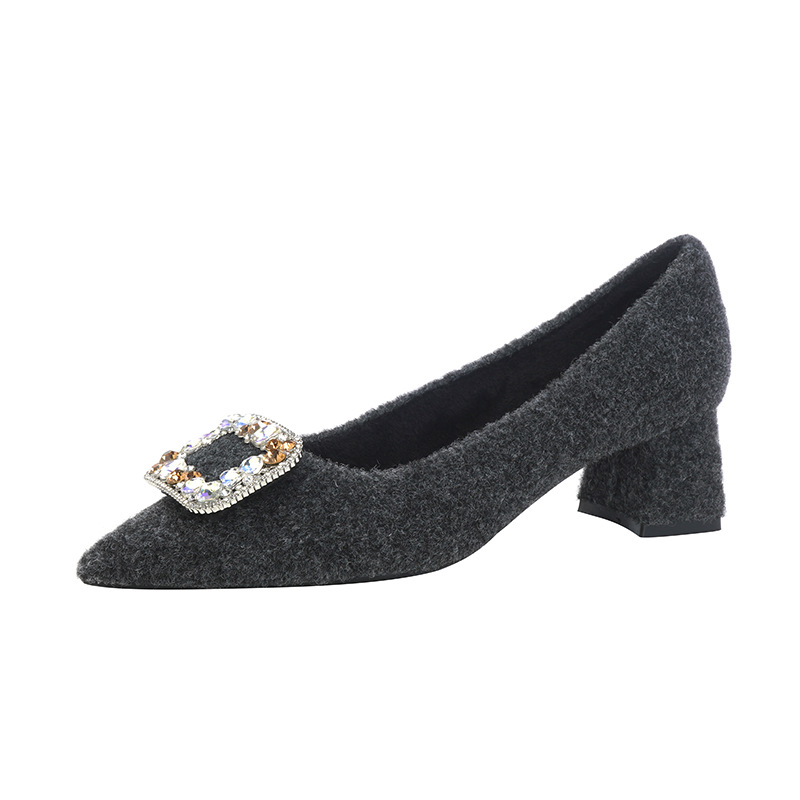 2025 nuevos zapatos franceses de talón alto temperamento gamuz de diamante botón cuadrado punta simple zapatos de trabajo de talón medio poco profundo