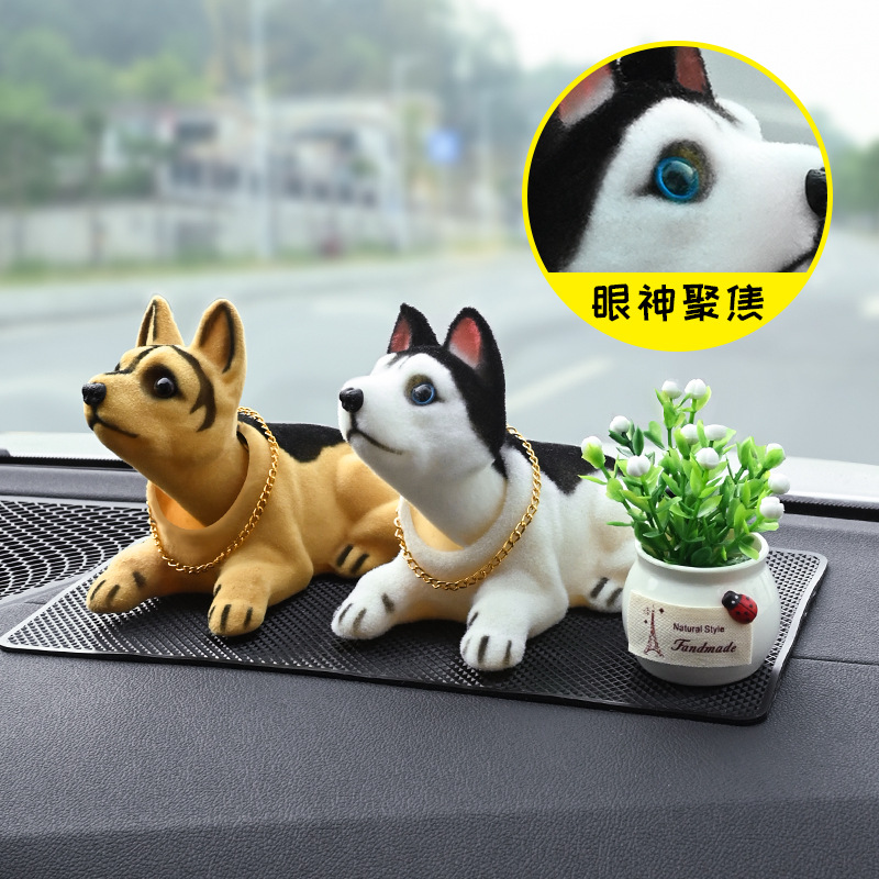 Decoración del coche lindo movimiento cabeza perro coche decoración dibujos animados muñeca instrumento panel creativo asintiendo perro sacudiendo cabeza muñeca de peluche